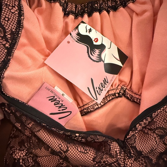 NWT Vixen Lace Vacation Playsuit - Picture 6 of 6